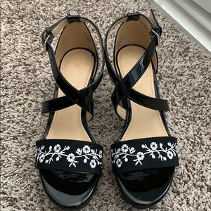 Liz claiborne black wedges